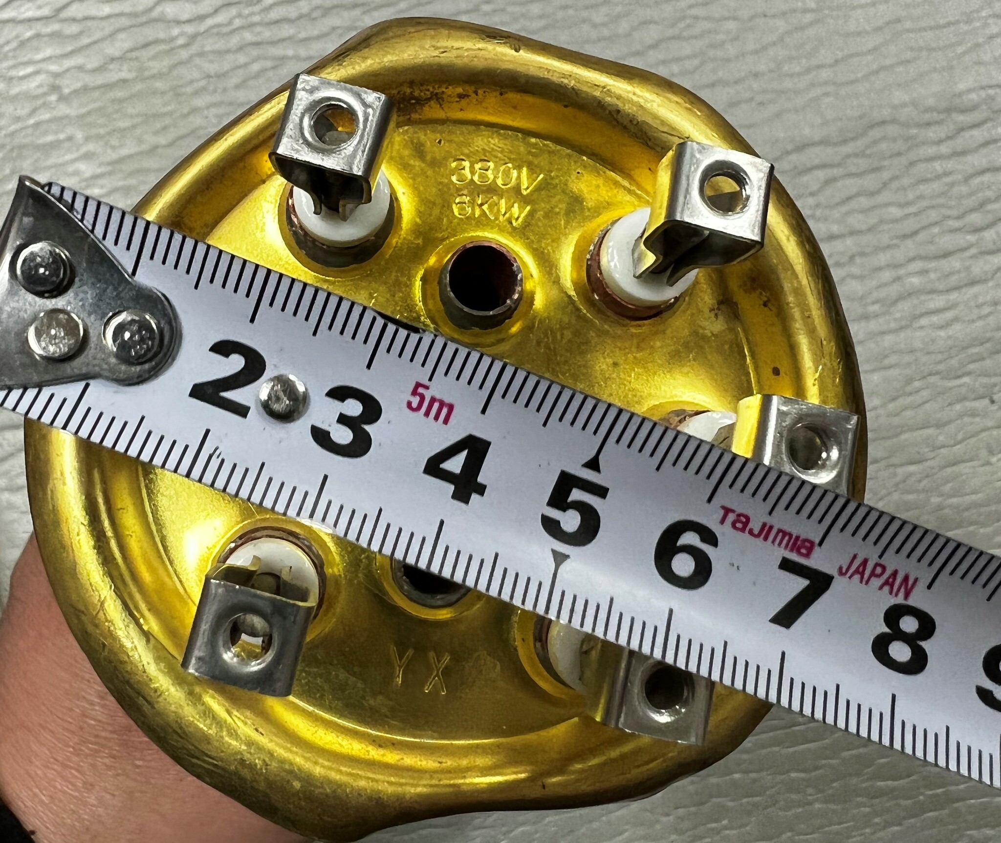 1046