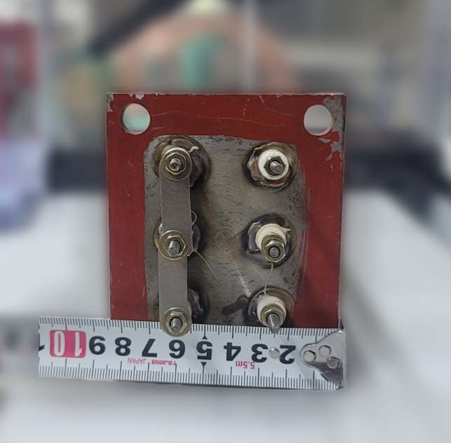 4572