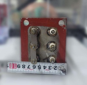 4572